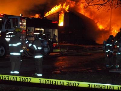 Une ferme détruite par les flammes à Saint-Cuthbert