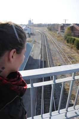 Elle sauve une désespérée qui voulait se lancer dans le vide