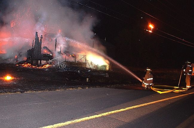 Résidence rasée par le feu à Saint-Félix-de-Valois
