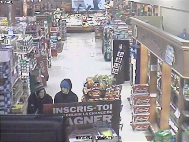 Deux suspects accusés de vol qualifié