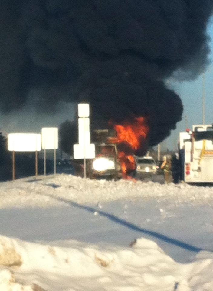 Un camion en flammes sur la 158