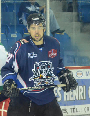 Le Caron et Guay remporte le premier duel contre Dean Lygitsakos