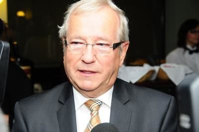 Le Bloc se remet lentement sur ses pieds