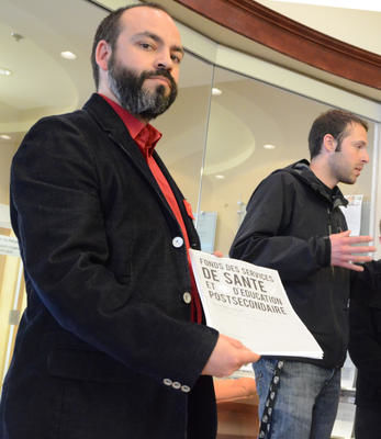 Les étudiants rencontrent la députée