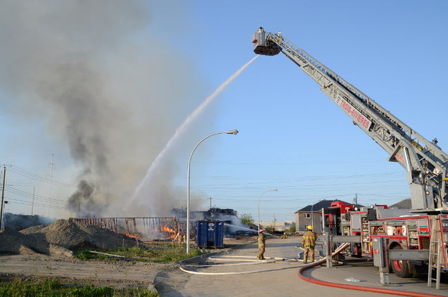 Deux immeubles rasés par les flammes
