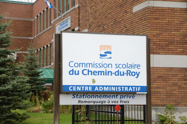 Une enseignante ayant fait des photos érotiques a reçu des sanctions injustifiées