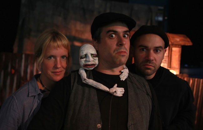 Les Sages Fous, dompteurs de marionnettes