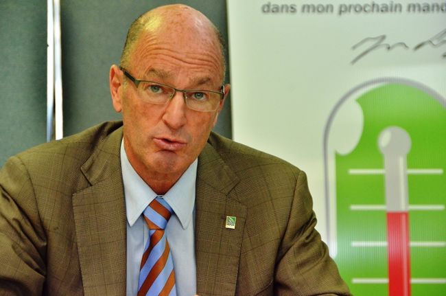 Yves Lévesque promet de réduire la dette