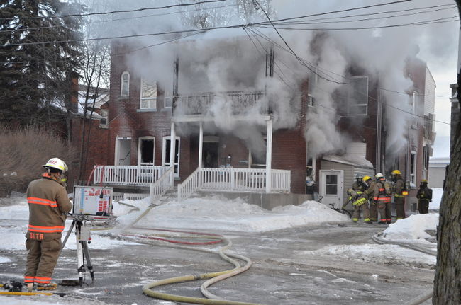 Un incendie ravage un immeuble à Trois-Rivières