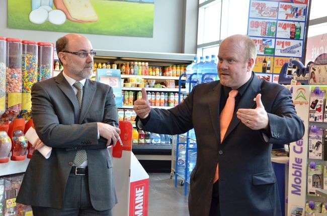 Des frais excessifs, qui nuisent aux commerçants, dit le NPD