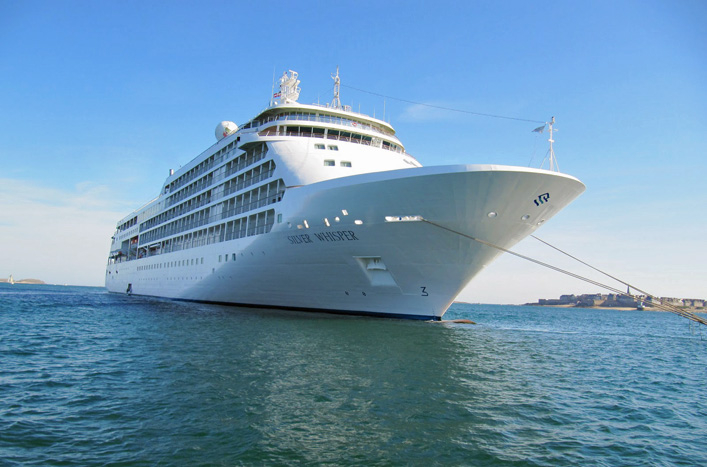 Le Silver Whisper arrive au port de Trois-Rivières à 13h