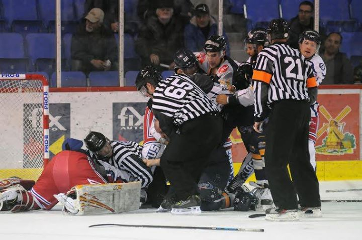 Turbulente victoire de 9 à 0 pour le Blizzard Cloutier Nord-Sud contre l'Isothermic