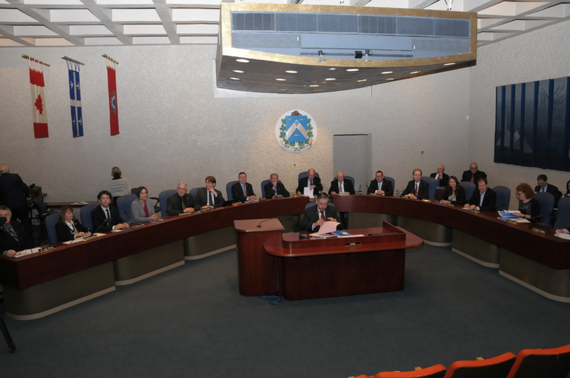 Trois-Rivières adopte un budget de 251 M$ et restreint l'augmentation de la taxe à 2,8 %