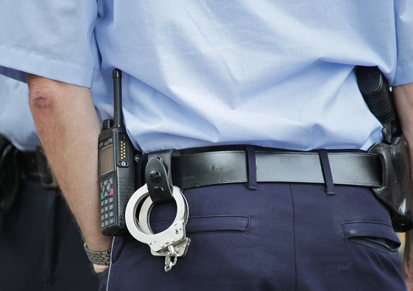 Arrestation d'un mineur en lien avec des voies de fait