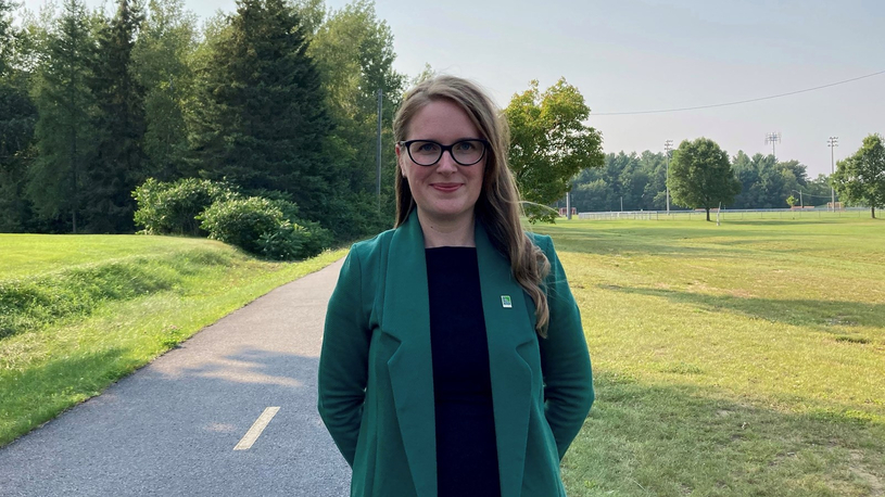 Geneviève Auclair, candidate au poste de conseillère municipale dans Saint-Louis-de-France