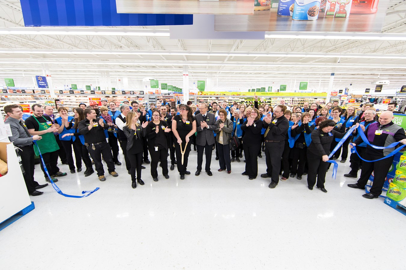 Le Walmart de Rimouski devient officiellement un Supercentre 