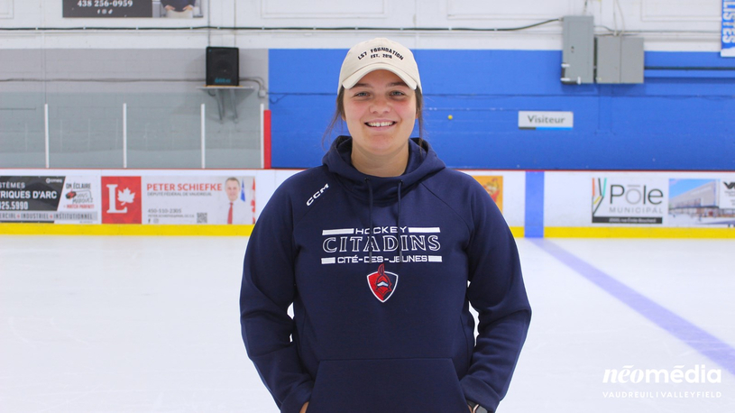 Un nouveau programme de hockey féminin à la Cité-des-Jeunes
