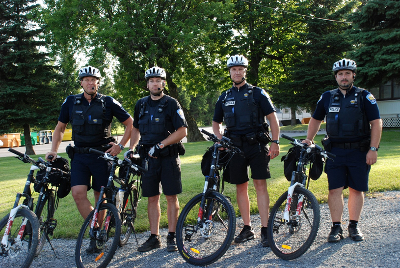 Les policiers à vélo sillonnent le territoire
