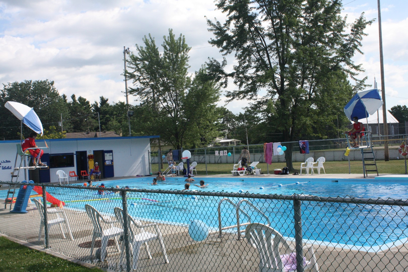 Fête familiale réussie à la piscine de Richelieu