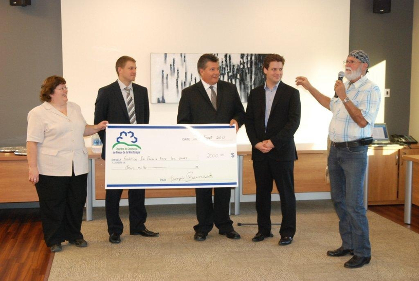 Remise d’un chèque à la Fondation J’ai faim à tous les jours.