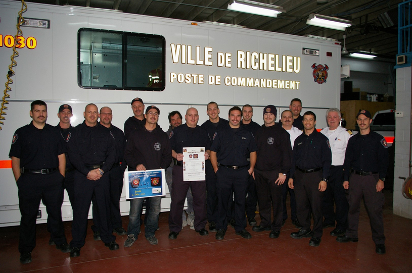 Collecte de fonds des pompiers de Richelieu pour Movember