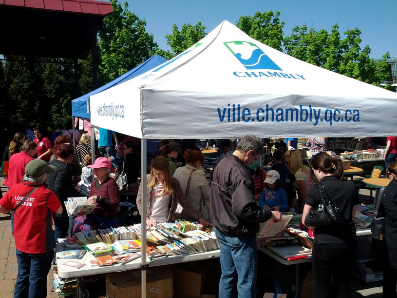 Succès de la vente de livres usagés de la bibliothèque municipale