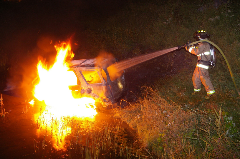 Véhicule volé et incendié