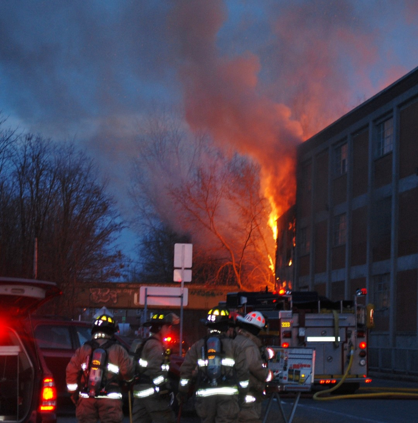 Violent incendie à la Bennett Fleet