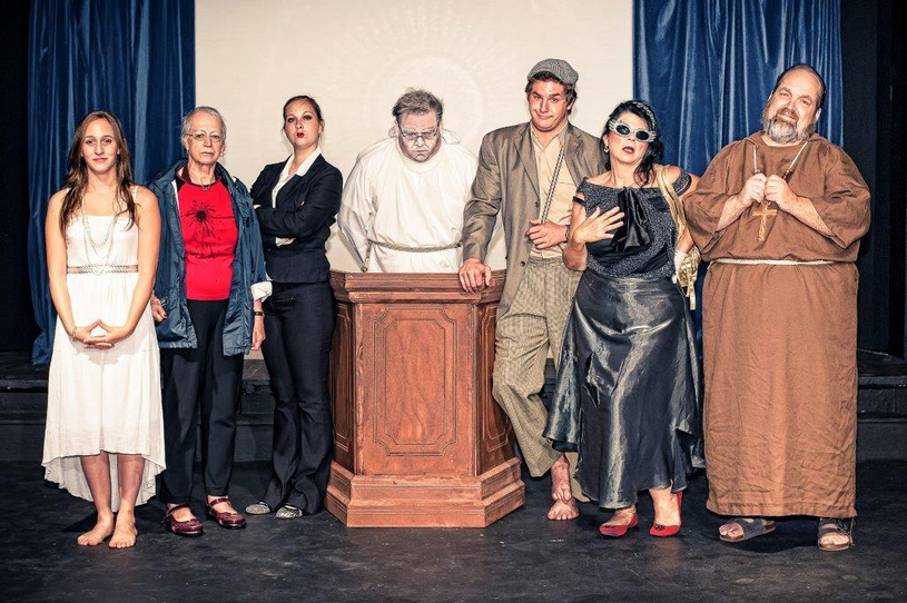 L'auberge des morts subites  arrive en ville