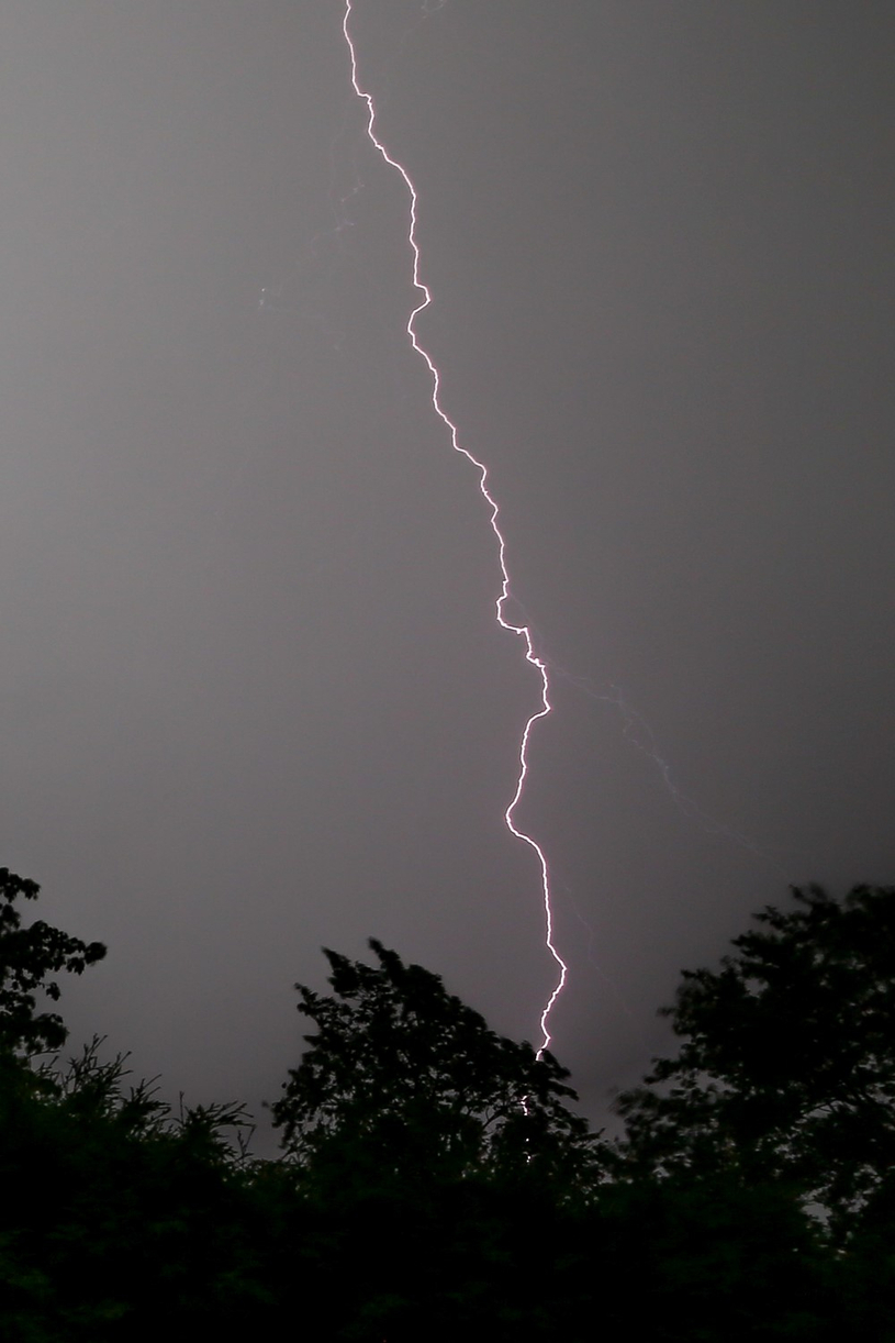 Orages violents, vents forts et pannes d’électricité