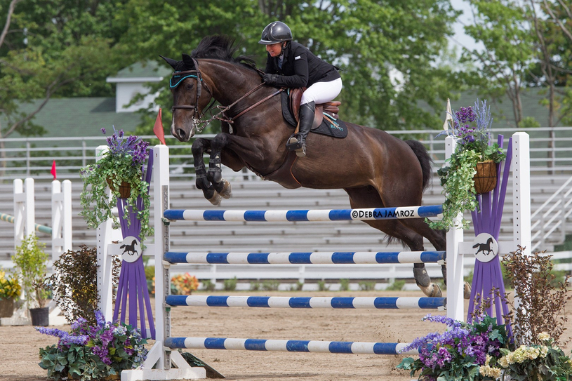 Cavalière de Carignan: Laurie Bucci brille