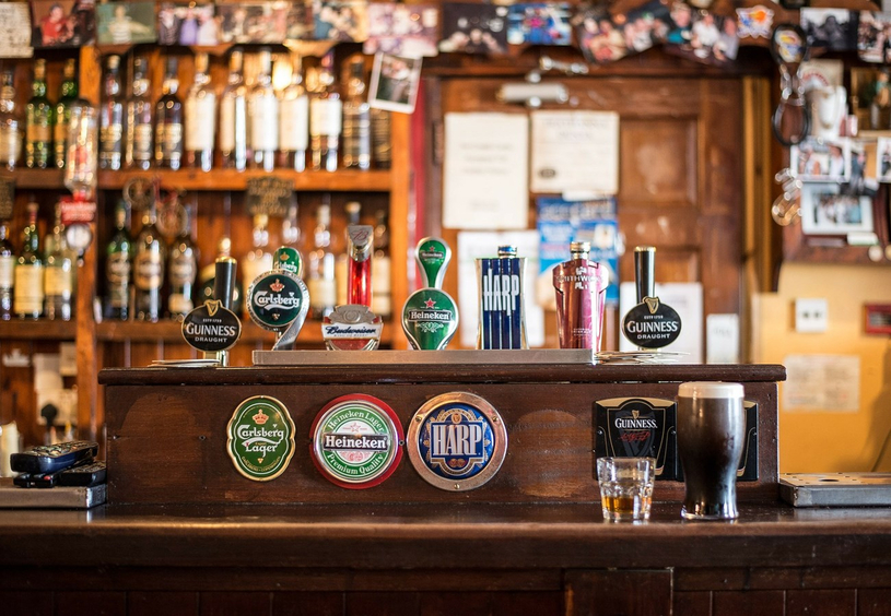 Québec resserre la vis dans les bars