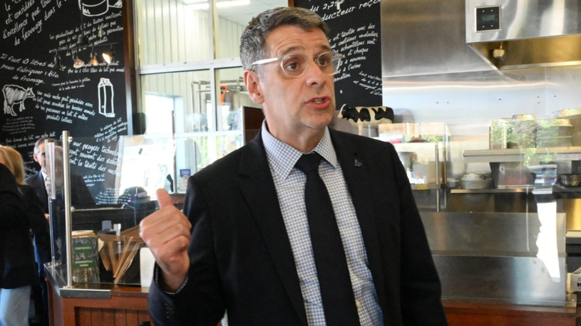 Des candidats controversés et la bureaucratie s'imposent au jour 7 de la campagne