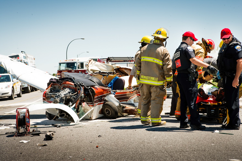 Un avion s’écrase sur l’autoroute 20 à Saint-Mathieu-de-Beloeil