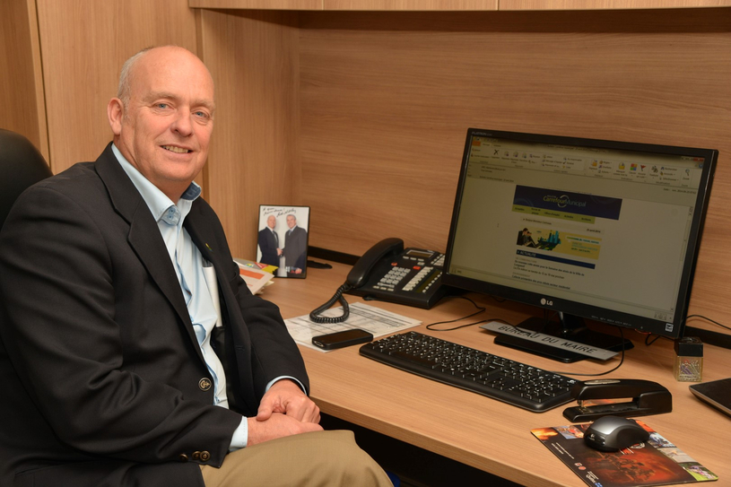 Temps plein pour le maire de Mont-Saint-Hilaire