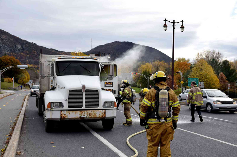 Feu électrique dans un camion