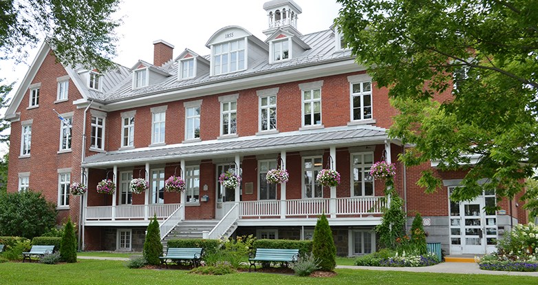 À Chambly, la réception du centre administratif et communautaire rouvre ses portes
