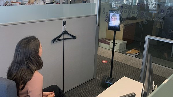 Recrutement universitaire: des robots ont fait visité la firme Raymond Chabot Grant Thornton