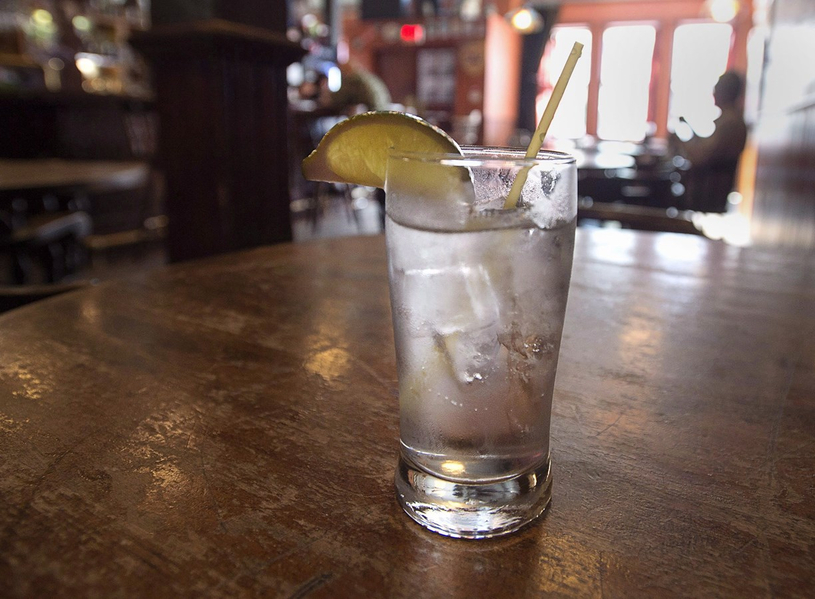 Consommation d'alcool pendant la pandémie: la tendance s'inverse au Québec
