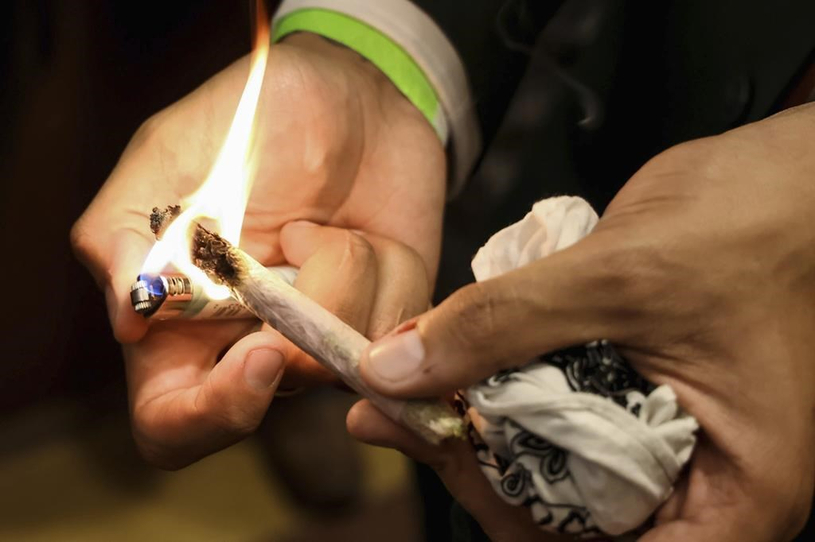 Cannabis: attention à la fumée secondaire et tertiaire, disent des chercheurs