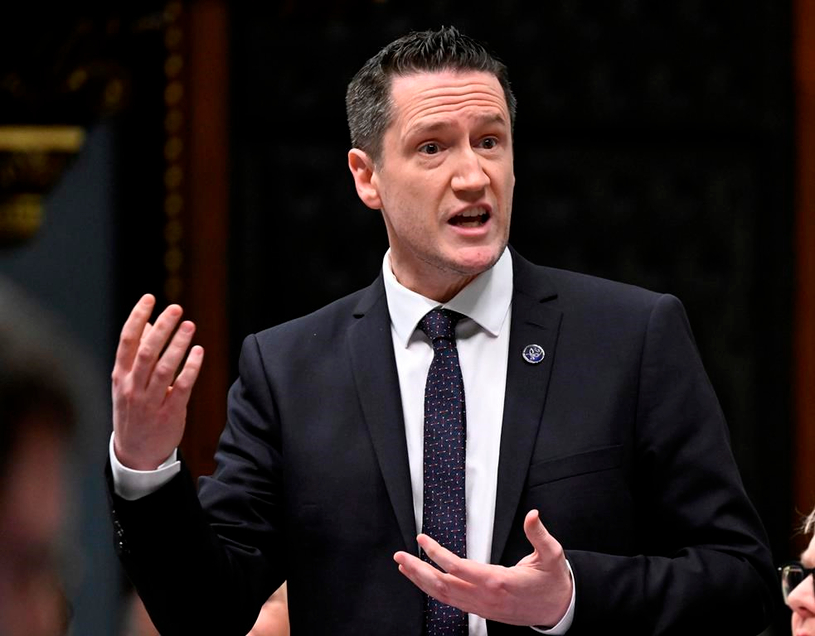 Le ministre Charette rejette les critiques du professeur Pierre-Olivier Pineau