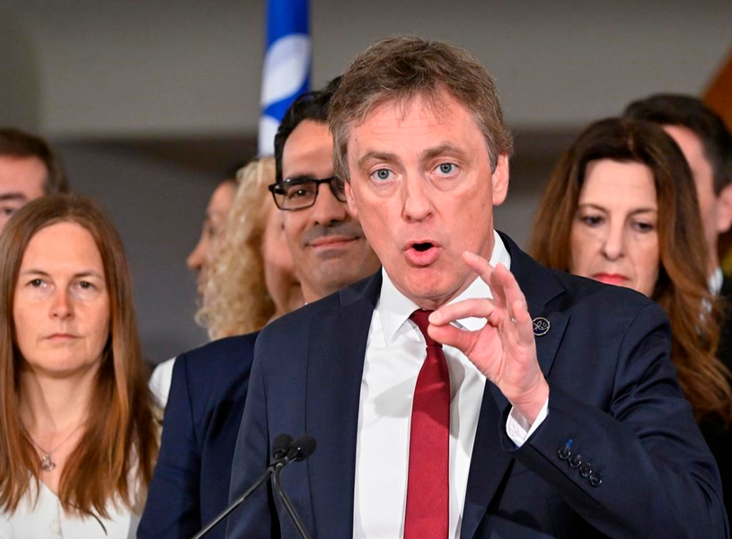 Au plus bas dans les sondages, le Parti libéral du Québec passe en mode offensif