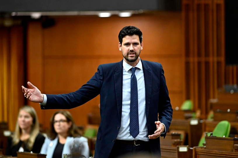 Québec et Ottawa concluent une entente de 900 millions $ sur le logement
