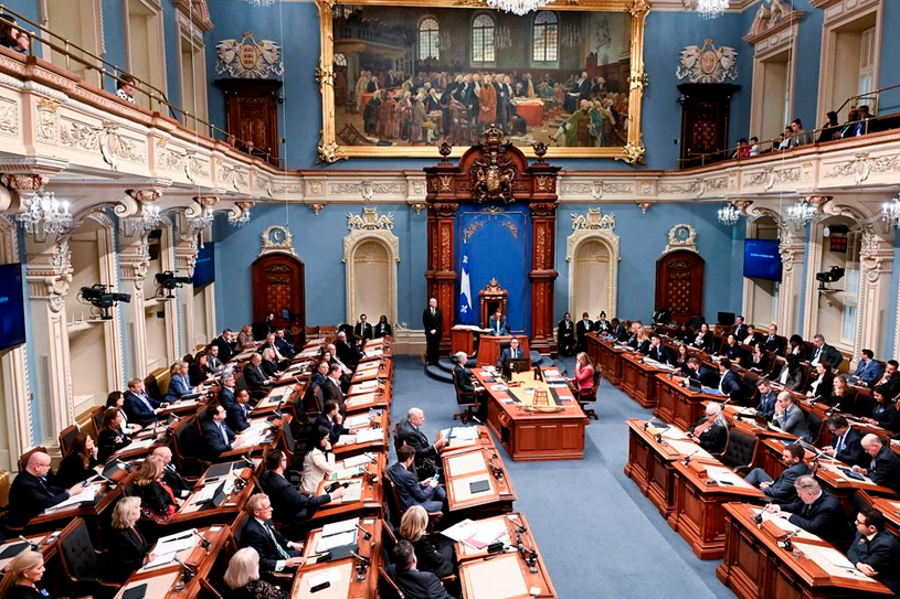 L'Assemblée nationale commémore les deux ans de la guerre en Ukraine