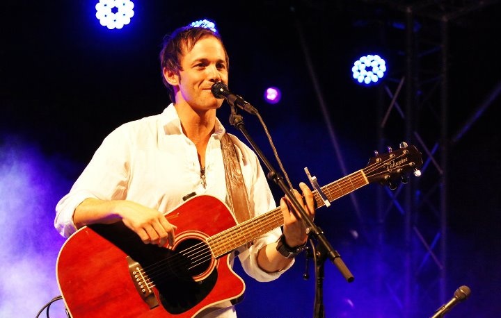 Christian Sbrocca en version intimiste et acoustique