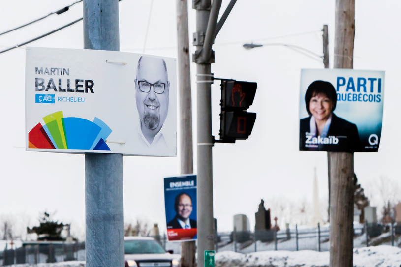 Les six candidats réunis pour un débat
