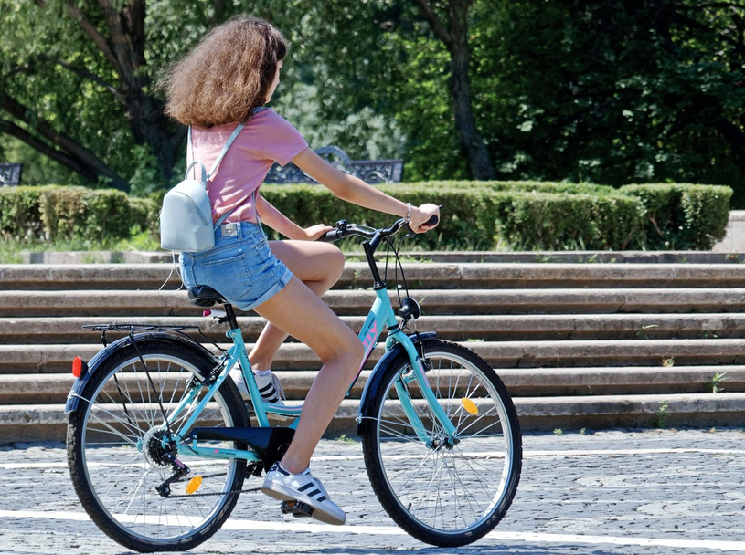 Le manque d'infrastructure adéquate décourage les cyclistes, révèle un sondage