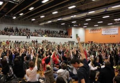 Les étudiants du Collège Lionel-Groulx votent pour la grève