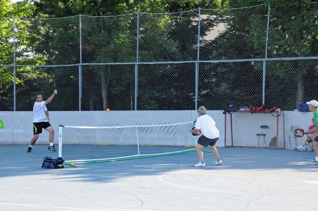Le pickleball gagne en popularité