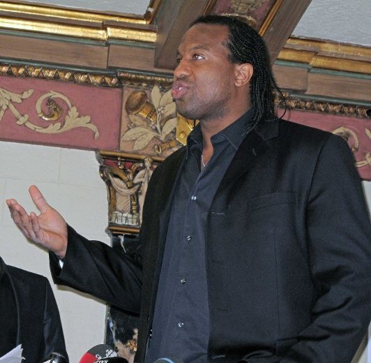 Étienne Marcoux contacté par le syndicat